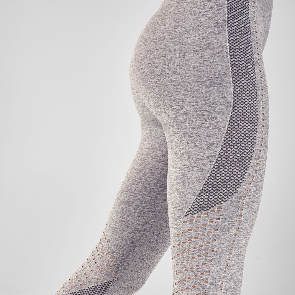 Fabletics seamless dot capris